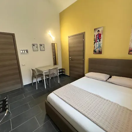 Hostel Metro Young *