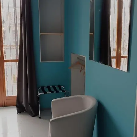 Хостел Metro Young *