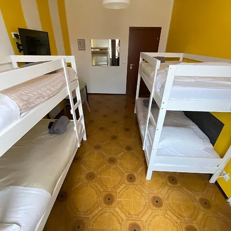 Metro Young Hostel Turín