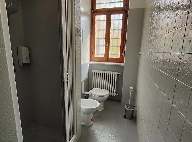 Metro Young Hostel *