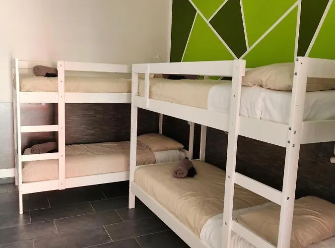 Metro Young Hostel *