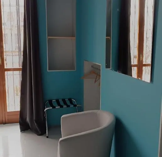 Hostel Metro Young *